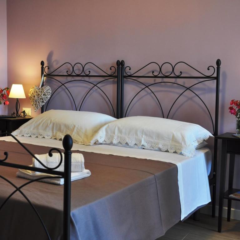 Marcella House - Suites near the beach - Camera Tripla con Vista Città - 2