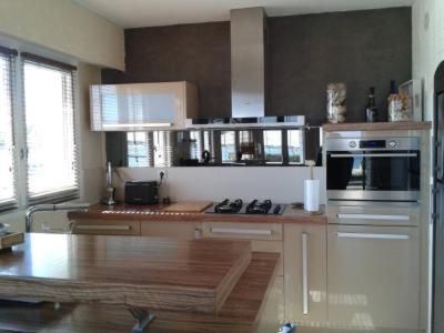 ARCACHON APPARTEMENT FACE PLAGE 5 pers Wi-Fi Parking Linge de maison gratuit 1chambre parentale 1cabine lits superposés 1 canapé lit - Two-Bedroom Apartment - 13
