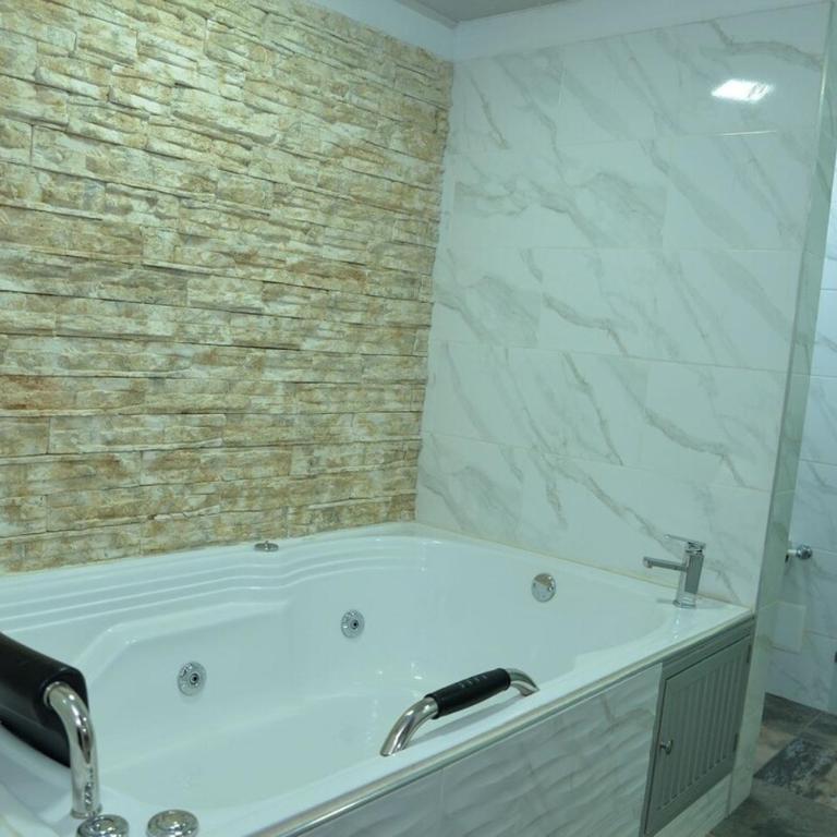 Casa jardin completa con parqueadero privado - Casa de 3 dormitorios - 11