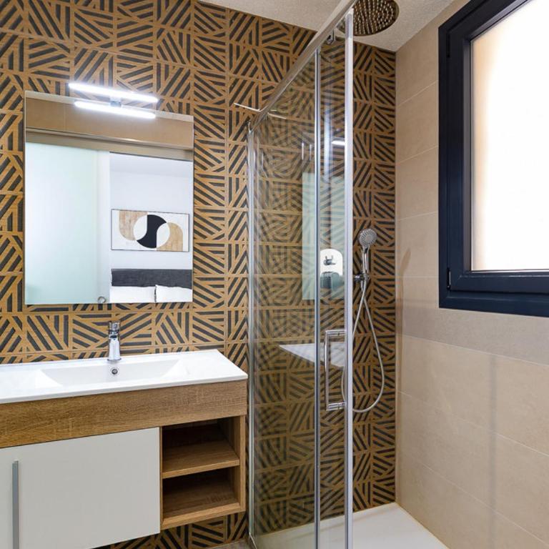 Iris - Apartamento de Lujo con Terraza y Piscina - Apartamento de 2 dormitorios - 51