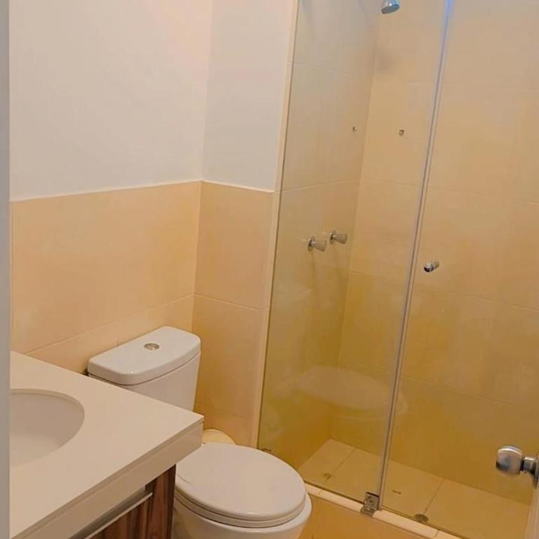 Departamento con cochera - Condominio Las Flores - Two-Bedroom Apartment - 8