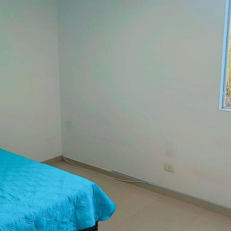 Departamento con cochera - Condominio Las Flores - Two-Bedroom Apartment - 7