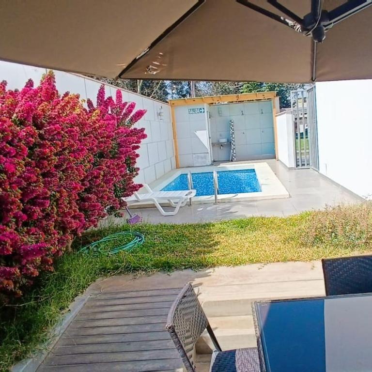 Departamento con cochera - Condominio Las Flores - Two-Bedroom Apartment - 13