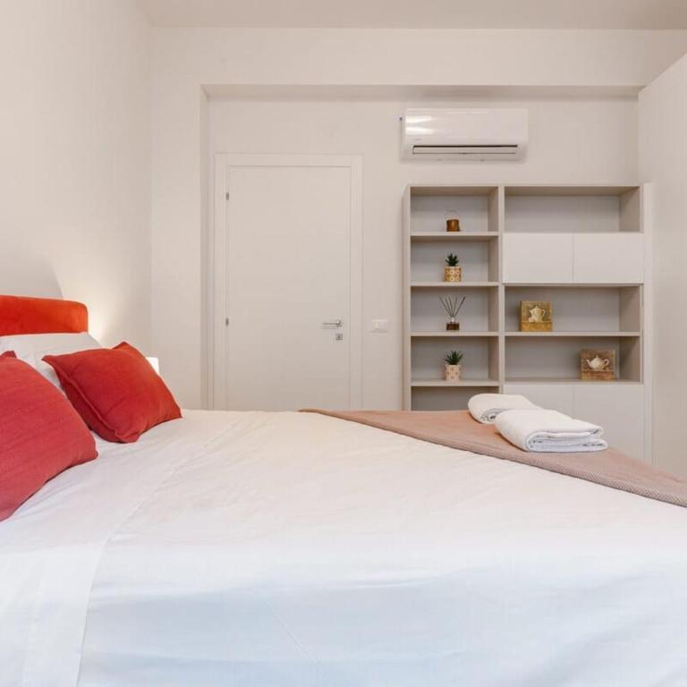Center Retreat Private Room with Shared Bath - Twin Room - 9