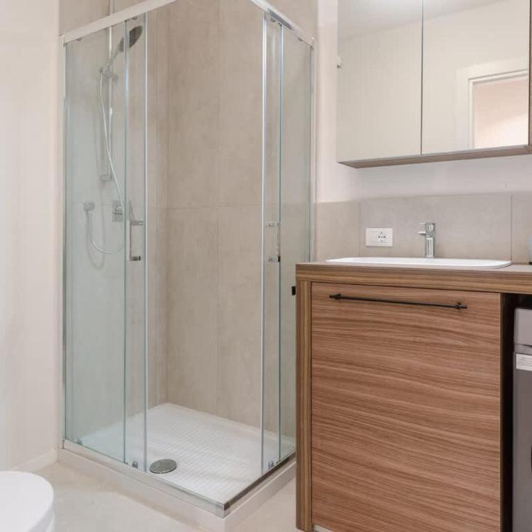 Center Retreat Private Room with Shared Bath - Twin Room - 11