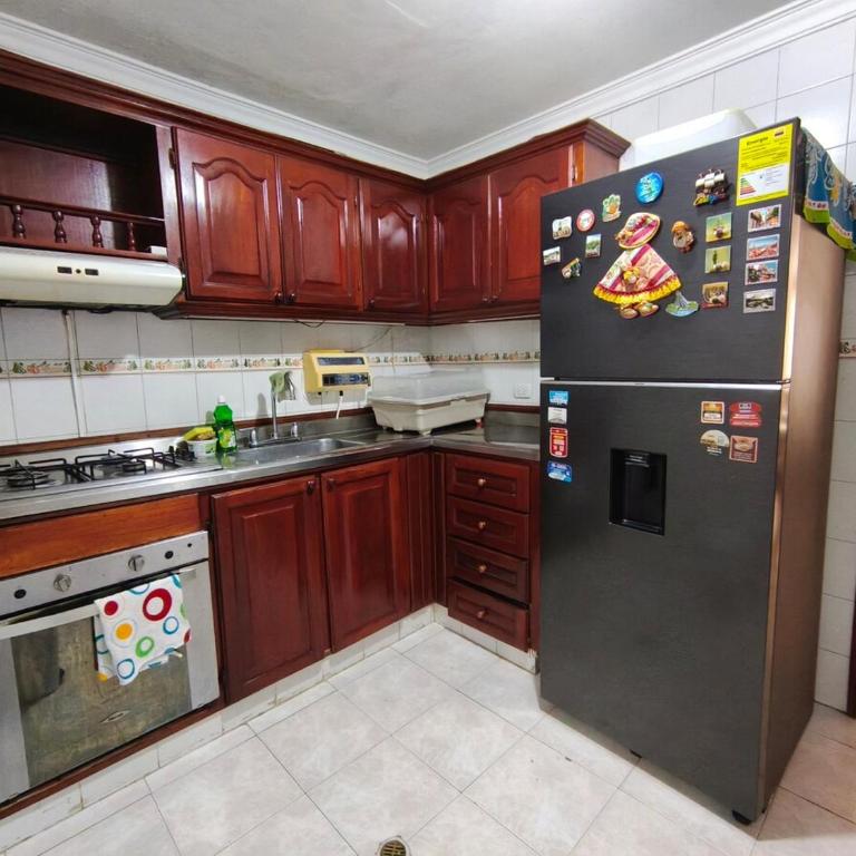 Comodo apartamento cerca al aeropuerto y la playa - Two-Bedroom Apartment with Balcony - 14