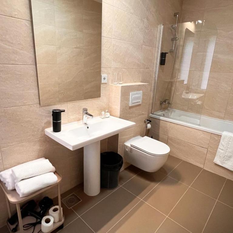 Eda7 Boutique Rooms - Deluxe Double or Twin Room - 9