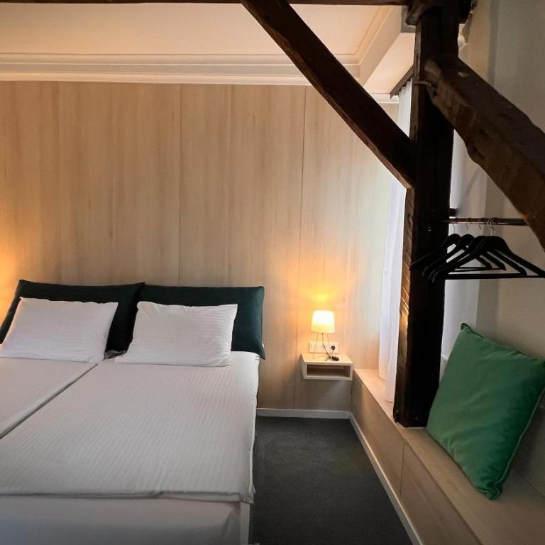 Eda7 Boutique Rooms - Deluxe Double or Twin Room - 2