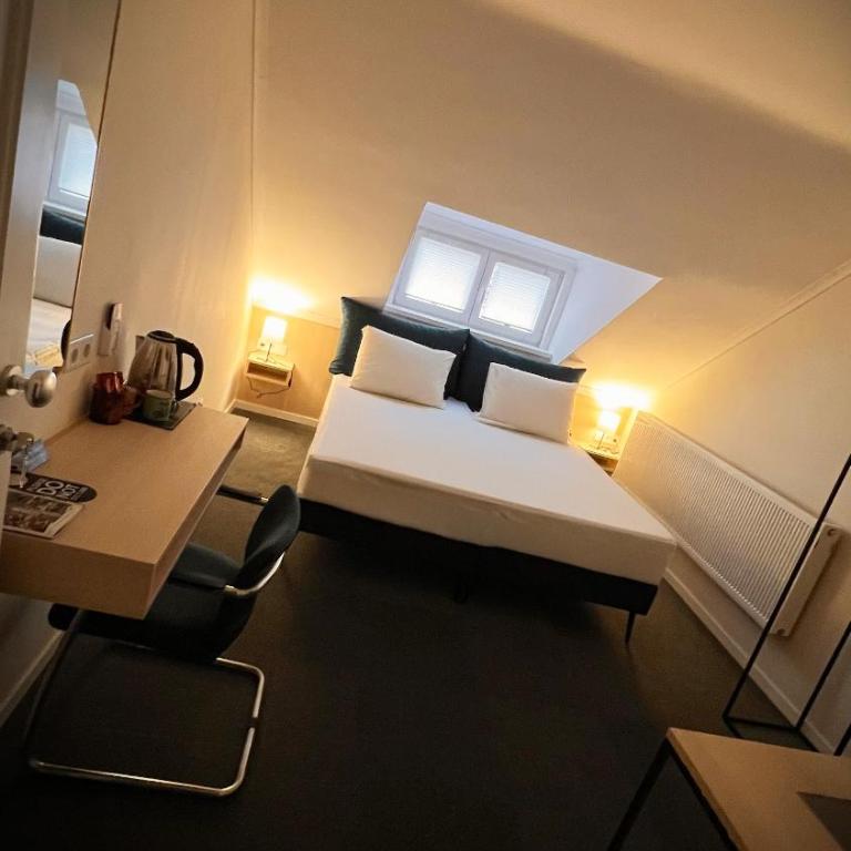 Eda7 Boutique Rooms - Deluxe Double or Twin Room - 11