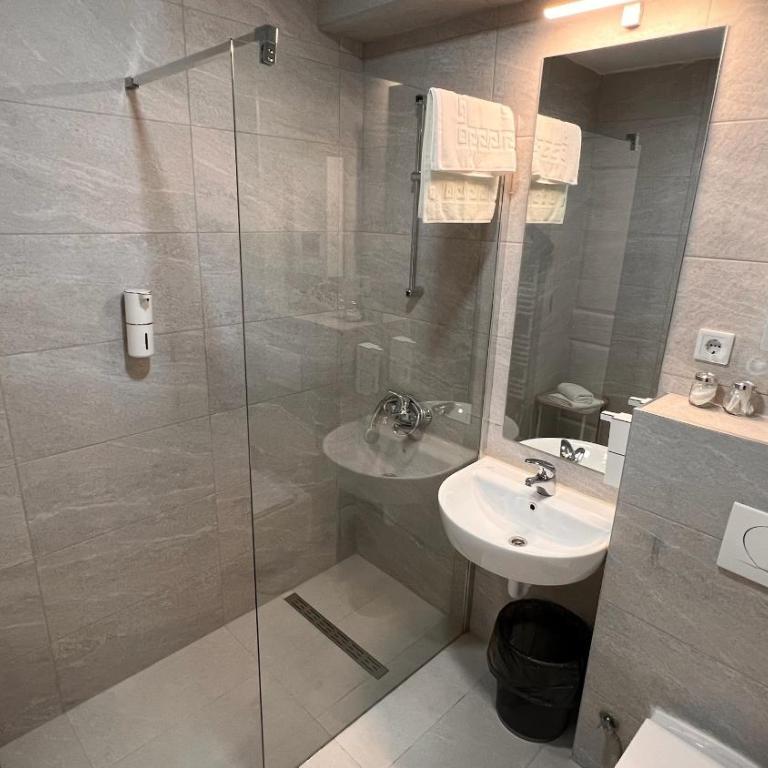 Eda7 Boutique Rooms - Deluxe Double or Twin Room - 37