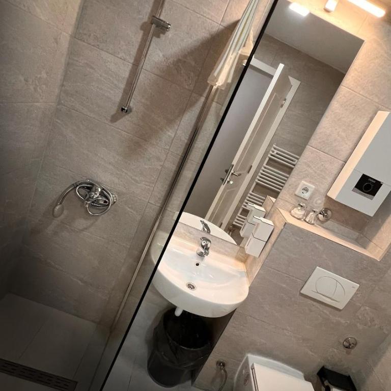 Eda7 Boutique Rooms - Deluxe Double or Twin Room - 32