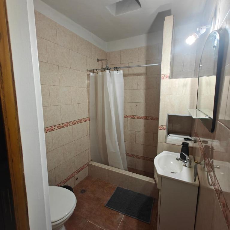 Casa Quinta rural con pileta - Five-Bedroom House - 16