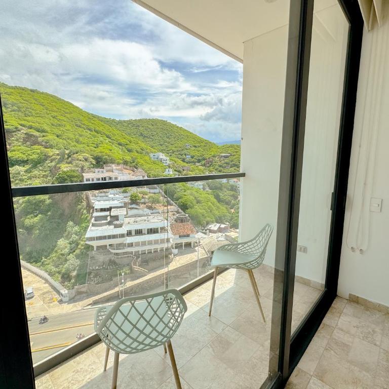 Apartasuites VITA 945 RODADERO - By Bedviajes - Apartment with Mountain View - 14