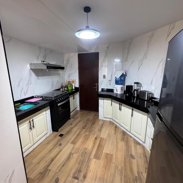 Moderno Dpto Céntrico y Soleado - Two-Bedroom Apartment - 12