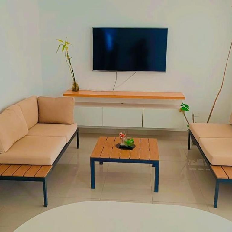 Departamento con cochera - Condominio Las Flores - Apartamento de 2 dormitorios - 1