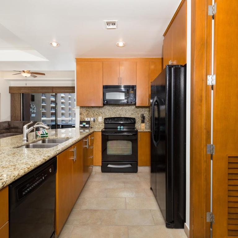 Las Palomas Cortez 805 Luxury Beachfront 1BR, 1BA for 4 - One-Bedroom Apartment - Oceanfront - 4