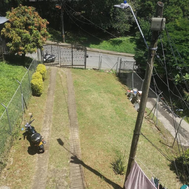 Apto Vista Hermosa en Mitad de Medellin con parqueo - Apartment - 11