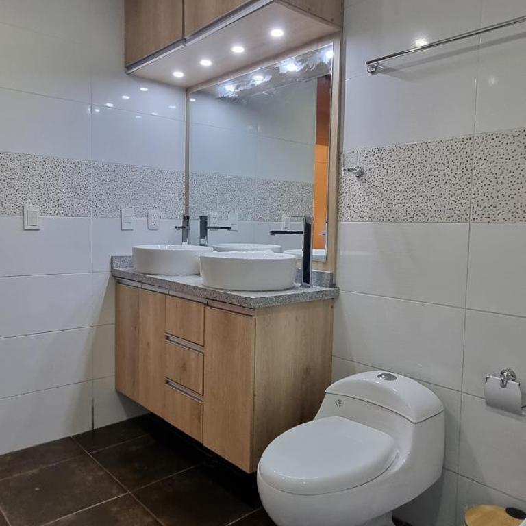 Amanda Lodge - Three-Bedroom Apartment - 11