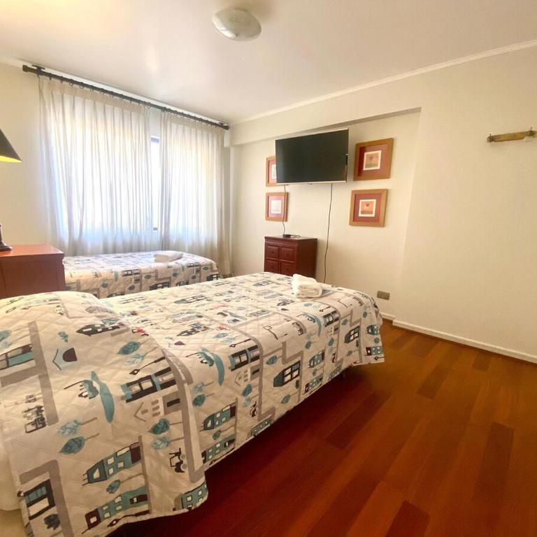 Espectacular departamento de primera linea - Three-Bedroom Apartment with Sea View - 17