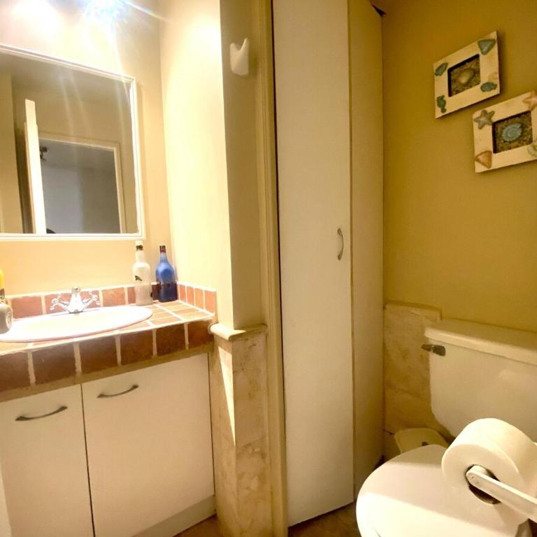 Espectacular departamento de primera linea - Three-Bedroom Apartment with Sea View - 23