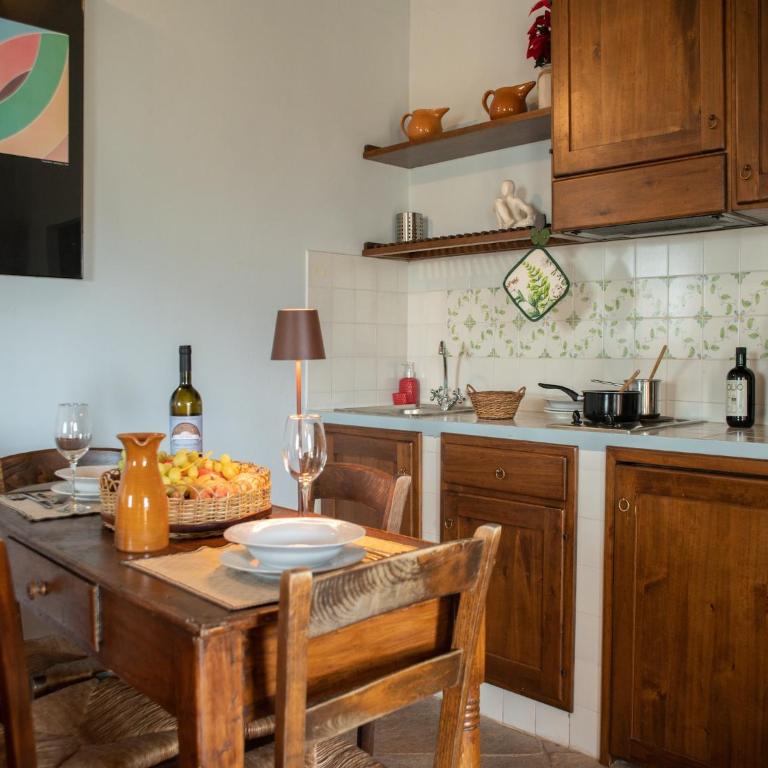 Apartment in farmhouse with pool - Appartamento - 27