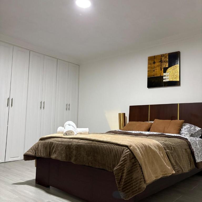 Casa moderna familiar para estadías confortables - Three-Bedroom Home - 3