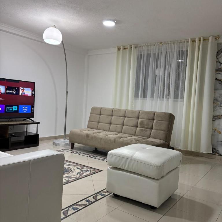 Casa moderna familiar para estadías confortables - Three-Bedroom Home - 6