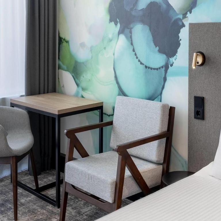 Wyndham Garden Munich Messe - Superior Zweibettzimmer mit Küchenzeile und Balkon - Nichtraucher - 7