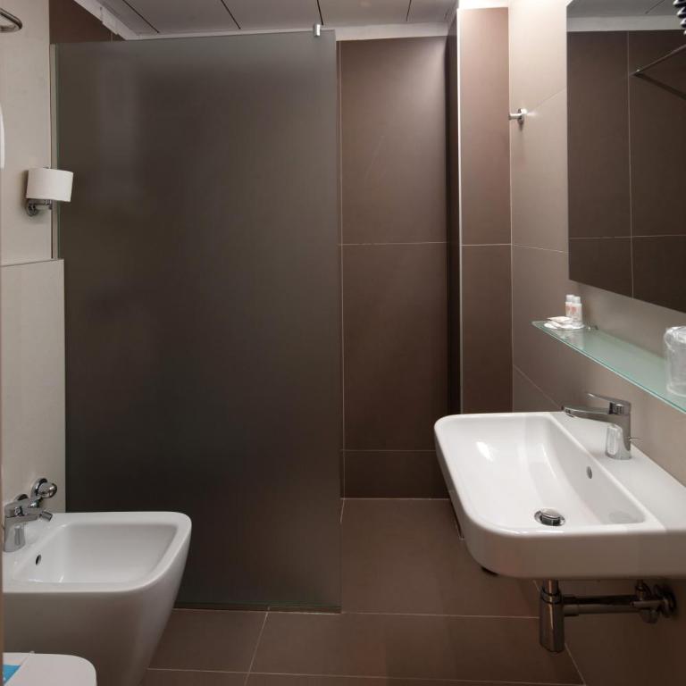 CityHotel Cristina Vicenza - Comfort Double or Twin Room - 4