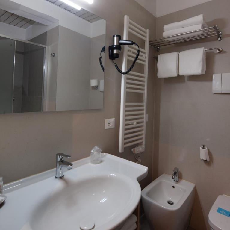 CityHotel Cristina Vicenza - Comfort Double or Twin Room - 5