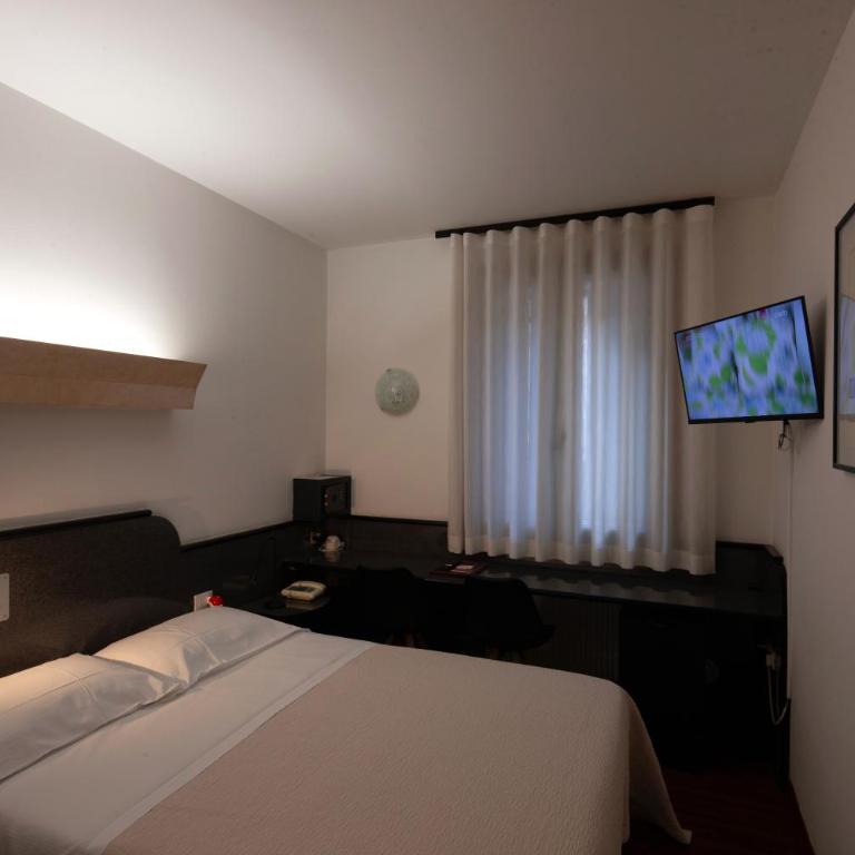 CityHotel Cristina Vicenza - Standard Double or Twin Room - 1