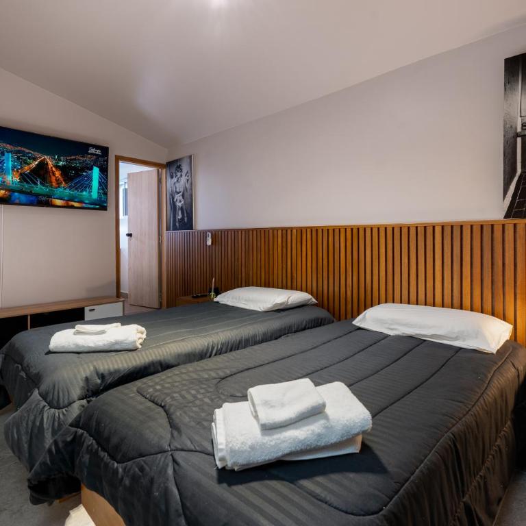 Poblado Mansion With Hot Tub & A/C Sleeps 9 - Villa - 15
