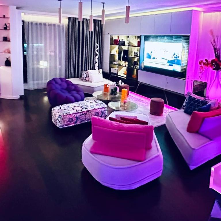 BEAUTIFUL PLACE WITH BREATHTAKING PRIVATE ROOFTOP TERRACE 210m2 IN CITY OF LOVE PARIS - Appartement 1 Chambre avec Terrasse - 1