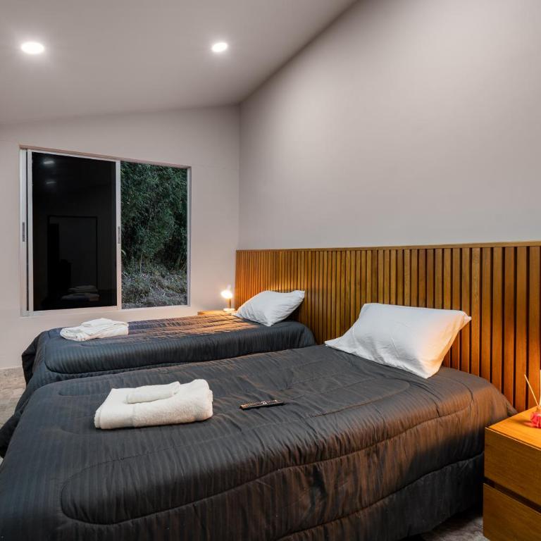 Poblado Mansion With Hot Tub & A/C Sleeps 9 - Villa - 24