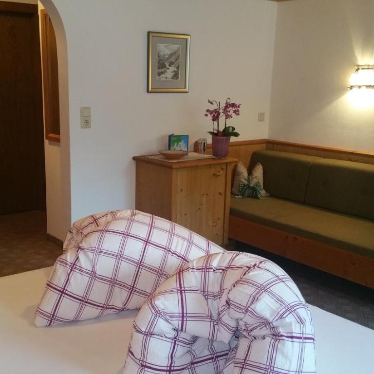 Pension Bergkristall - Doppelzimmer mit Balkon (3 Erwachsene) - 2