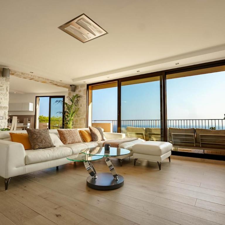 Appartment - Panoramic Sea View - Swimming Pool - Appartement 3 Chambres - Vue sur Mer - 1