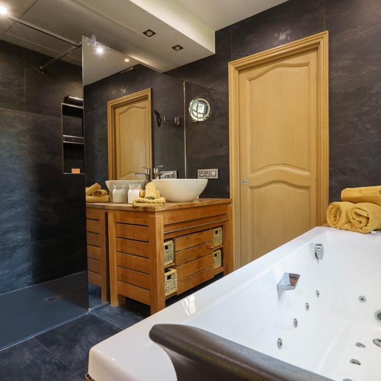 Appartment - Panoramic Sea View - Swimming Pool - Appartement 3 Chambres - Vue sur Mer - 7