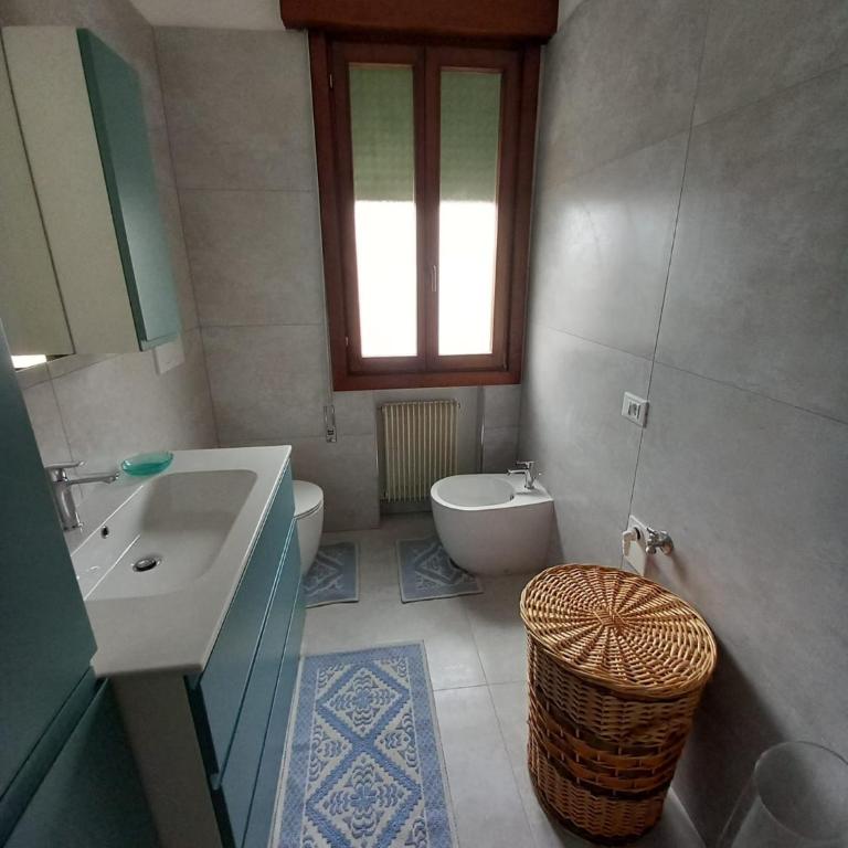 CA' Moni - Camera Matrimoniale/Doppia con Letti Singoli con Bagno in Comune - 13