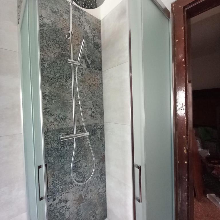 CA' Moni - Camera Doppia con Letti Singoli e Bagno in Comune - 28