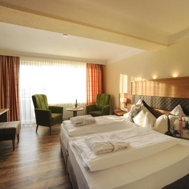 Ferienhotel Hubertus - ausgewählte Getränke inklusive - Doppelzimmer mit Balkon - 1