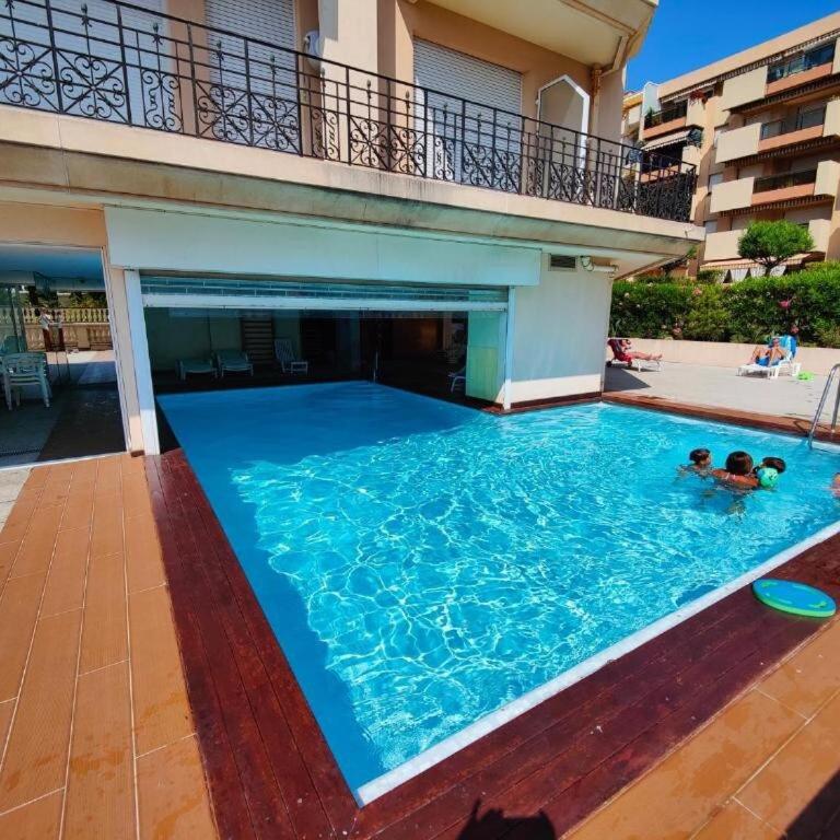 Le COQ Bleu d'Azur- Piscine - Parking - AC -WIFI - Appartement 2 Chambres - 12