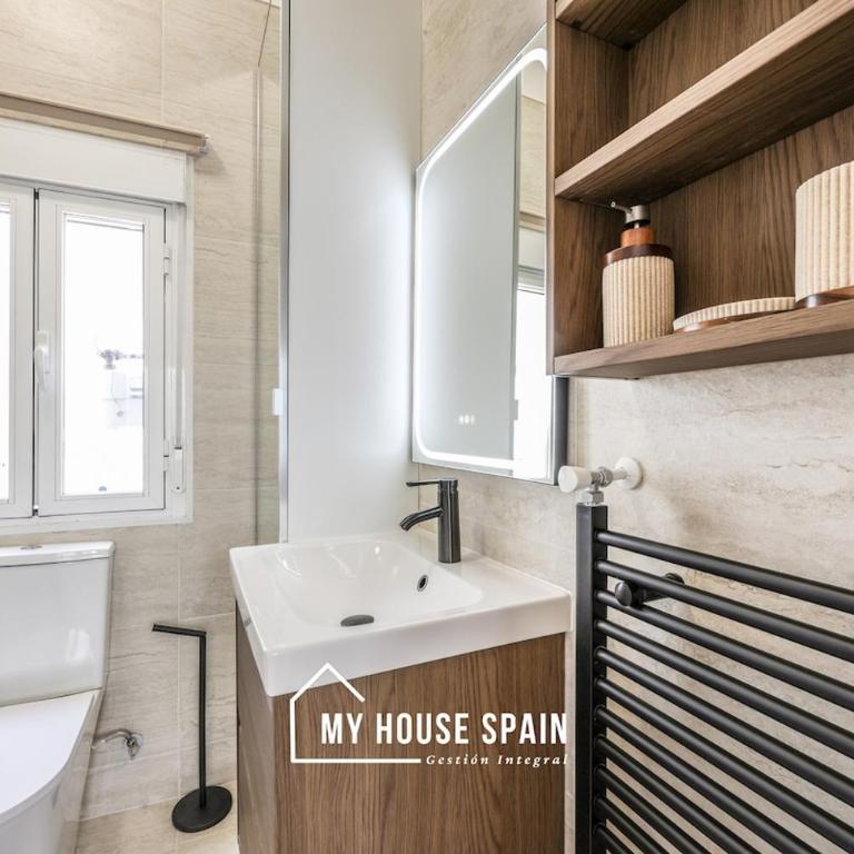 MyHouseSpain - Terraza privada junto al Bernabéu - Apartamento de 2 dormitorios - 7