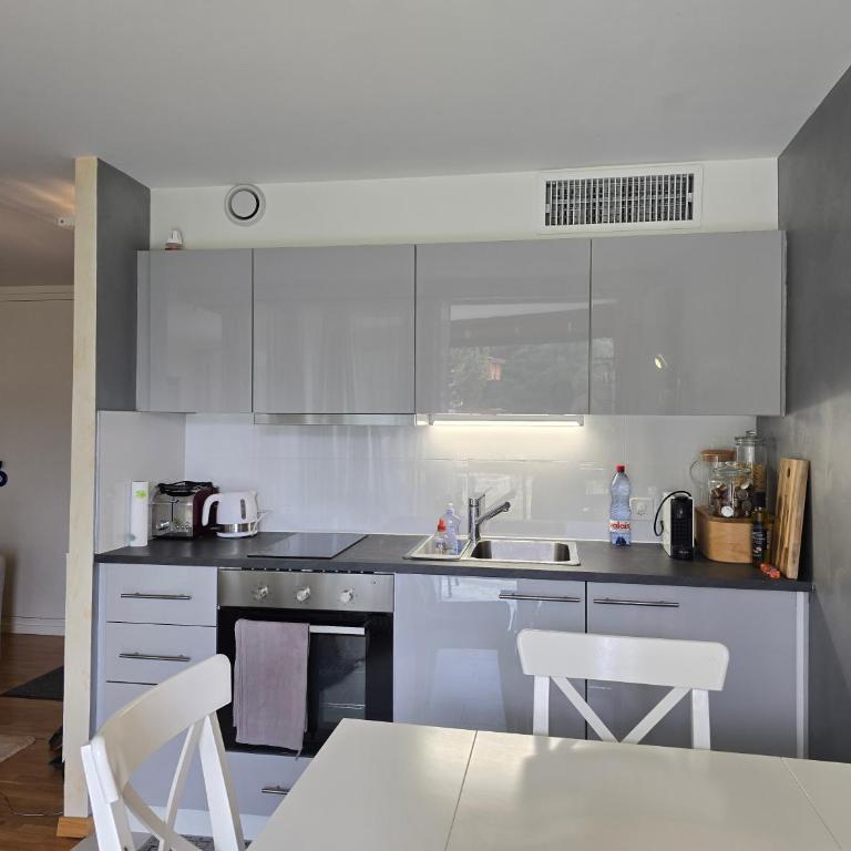 Studio Cosy à Crans-Montana - Studio - Vue sur Montagne - 2