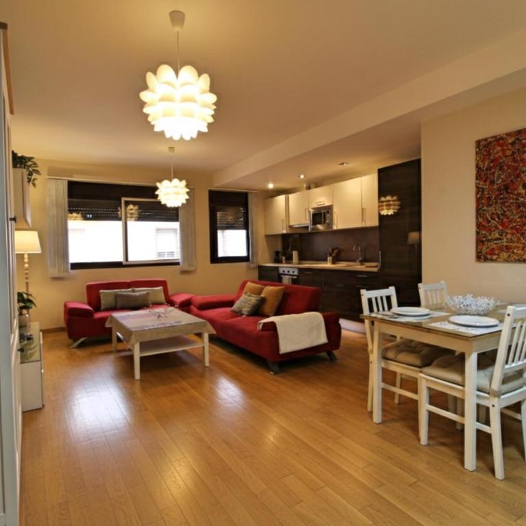 Amplio y Moderno Apartamento Lorenzo Ferreira - Apartamento - 3