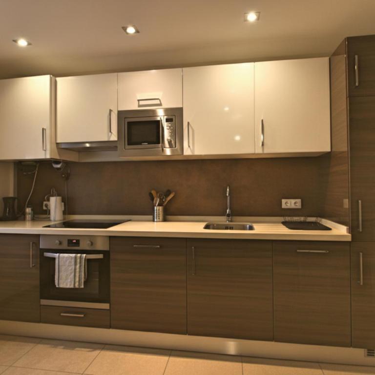 Amplio y Moderno Apartamento Lorenzo Ferreira - Apartamento - 21