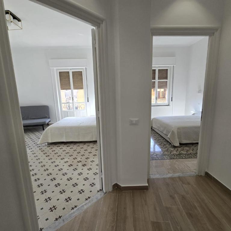 GiuAdel casa Palermo - Quadruple Room with Private Bathroom - 3