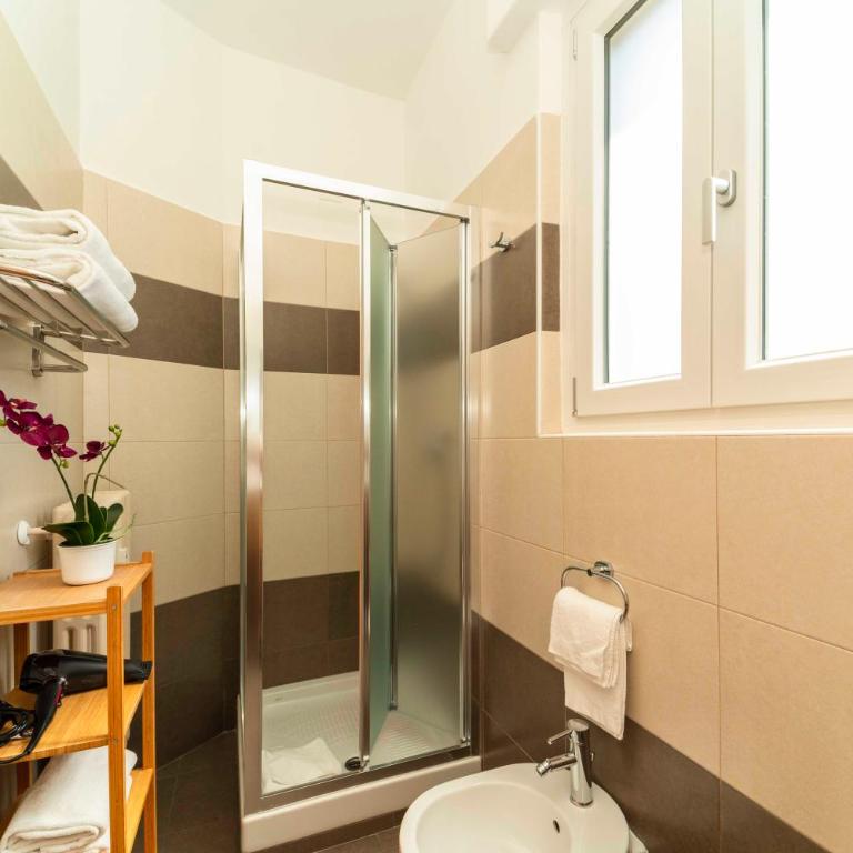Residenza Carducci - Double Room with Private Bathroom - 7