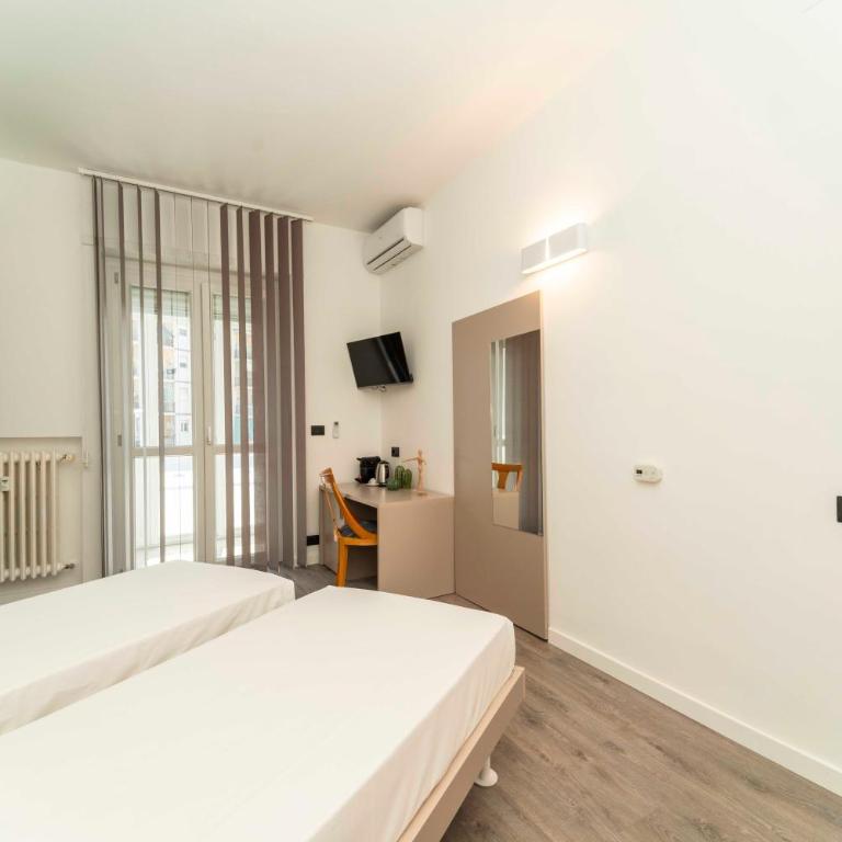 Residenza Carducci - Double Room with Private Bathroom - 13