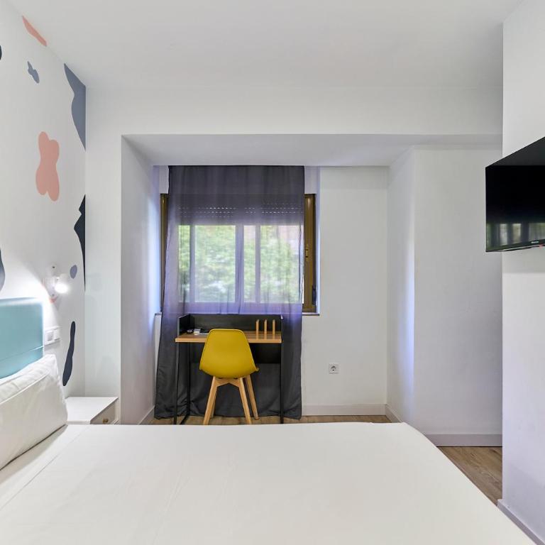 Hostal Carmen by gaiarooms - Habitación Doble - 4