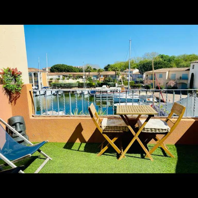 T2 port Cogolin golfe de Saint-Tropez vue mer - Appartement 1 Chambre - 1